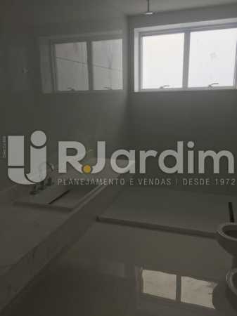Conheça Banheiro Social do imóvel - Apartamento À Venda - Barra da Tijuca - Rio de Janeiro - RJ - LAAP50044 - 21 Banheiro Social - Apartamento À Venda - Barra da Tijuca - Rio de Janeiro - RJ - LAAP50044 - 21