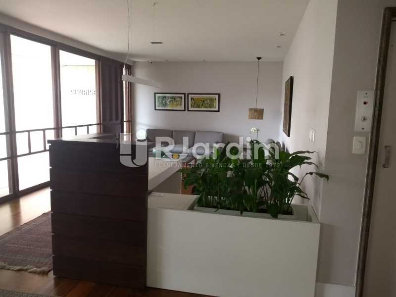 Conheça Portaria do imóvel - Cobertura À Venda - Ipanema - Rio de Janeiro - RJ - LACO30258 - 28 Portaria - Cobertura À Venda - Ipanema - Rio de Janeiro - RJ - LACO30258 - 28