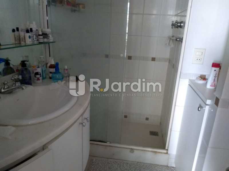 Conheça banheiro do imóvel - Cobertura para venda Avenida Alexandre Ferreira,Lagoa, Zona Sul,Rio de Janeiro - R$ 2.600.000 - LACO30259 - 26 banheiro - Cobertura para venda Avenida Alexandre Ferreira,Lagoa, Zona Sul,Rio de Janeiro - R$ 2.600.000 - LACO30259 - 26