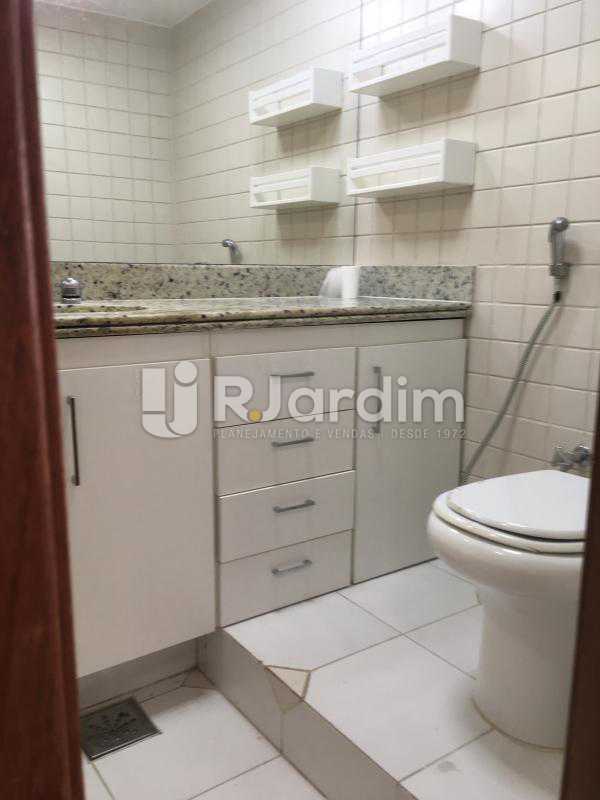 Conheça Banheiro suíte do imóvel - Apartamento À Venda - Ipanema - Rio de Janeiro - RJ - LAAP31893 - 9 Banheiro suíte - Apartamento À Venda - Ipanema - Rio de Janeiro - RJ - LAAP31893 - 9