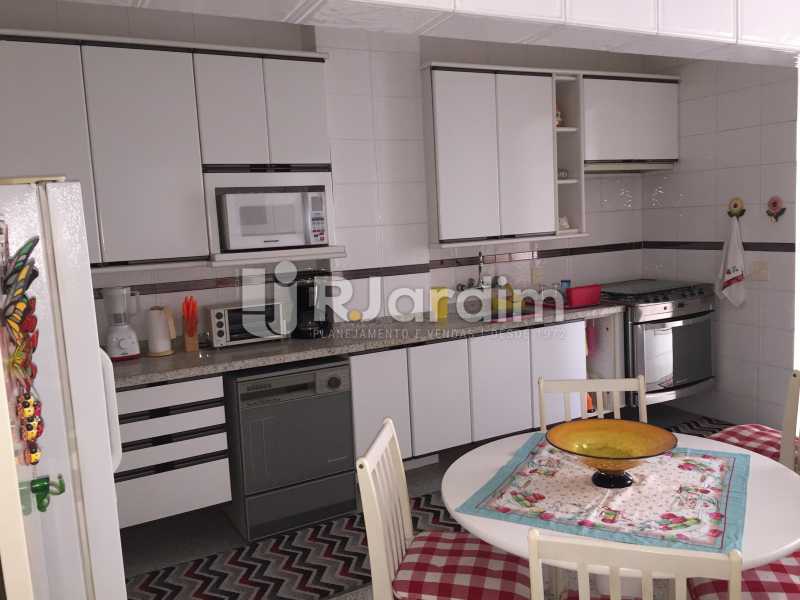 Conheça Cozinha do imóvel - Compra Venda Avaliação Imóveis Apartamento Copacabana 4 quartos - LAAP40725 - 24 Cozinha - Compra Venda Avaliação Imóveis Apartamento Copacabana 4 quartos - LAAP40725 - 24