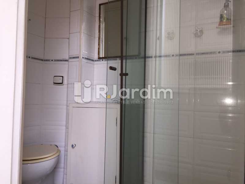 Conheça Banheiro de serviço do imóvel - Compra Venda Avaliação Imóveis Apartamento Copacabana 4 quartos - LAAP40725 - 26 Banheiro de serviço - Compra Venda Avaliação Imóveis Apartamento Copacabana 4 quartos - LAAP40725 - 26
