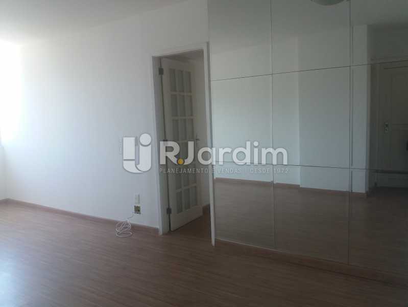 Conheça Sala do imóvel - Apartamento Rua Jardim Botânico,Jardim Botânico, Zona Sul,Rio de Janeiro, RJ À Venda, 3 Quartos, 73m² - LAAP31907 - 28 Sala - Apartamento Rua Jardim Botânico,Jardim Botânico, Zona Sul,Rio de Janeiro, RJ À Venda, 3 Quartos, 73m² - LAAP31907 - 28