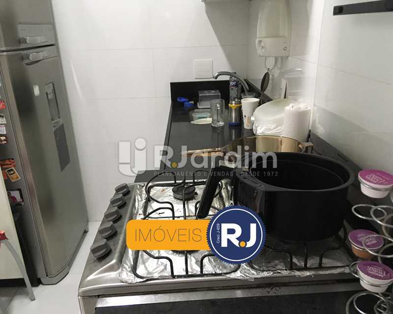 Conheça cozinha do imóvel - Apartamento À Venda - Copacabana - Rio de Janeiro - RJ - LAAP21358 - 17 cozinha - Apartamento À Venda - Copacabana - Rio de Janeiro - RJ - LAAP21358 - 17