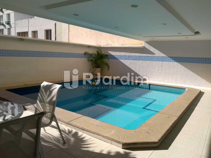 Conheça piscina do imóvel - Compra Venda Avaliação Imóveis Flat Residencial Ipanema 2 quartos - LAFL20084 - 12 piscina - Compra Venda Avaliação Imóveis Flat Residencial Ipanema 2 quartos - LAFL20084 - 12