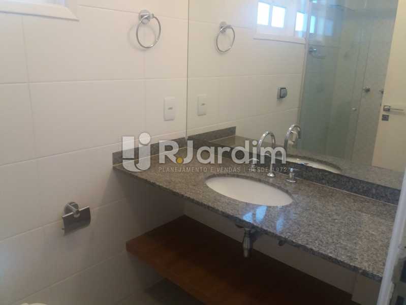 Conheça Banheiro suíte do imóvel - Casa À Venda - Humaitá - Rio de Janeiro - RJ - LACA40041 - 23 Banheiro suíte - Casa À Venda - Humaitá - Rio de Janeiro - RJ - LACA40041 - 23