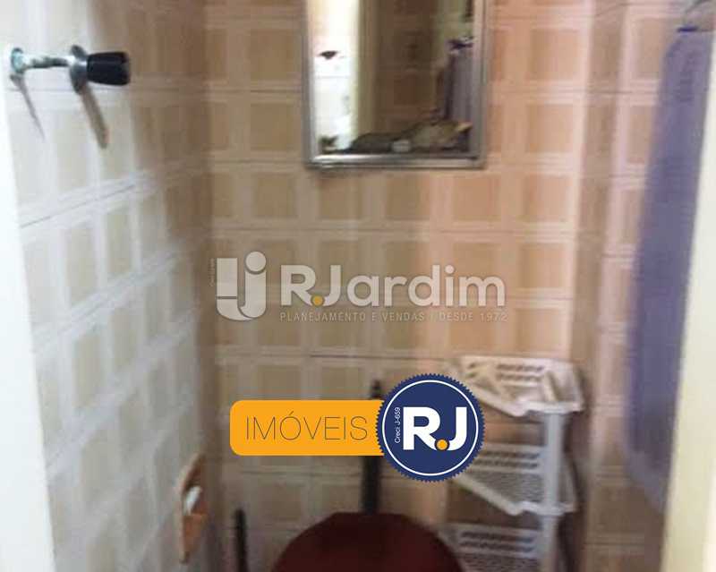 Conheça banheiro de empregada do imóvel - Compra Venda Avaliação Apartamento Copacabana 3 Quartos - LAAP31924 - 13 banheiro de empregada - Compra Venda Avaliação Apartamento Copacabana 3 Quartos - LAAP31924 - 13