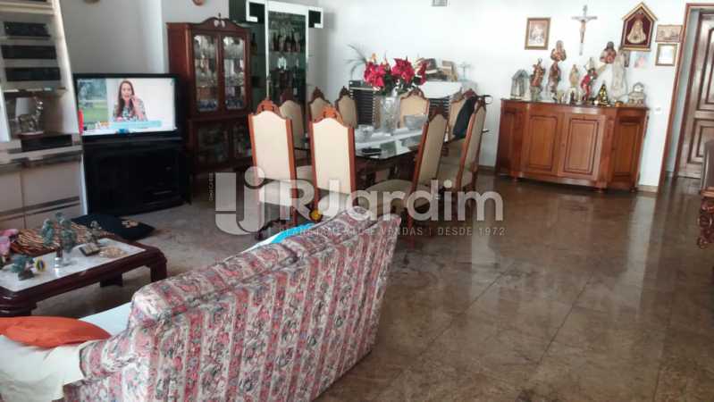 Conheça 4 Sala de jantar 1° piso do imóvel - Compra Venda Imóveis Cobertura Tijuca 4 Quartos - LACO40168 - 5 4 Sala de jantar 1° piso - Compra Venda Imóveis Cobertura Tijuca 4 Quartos - LACO40168 - 5
