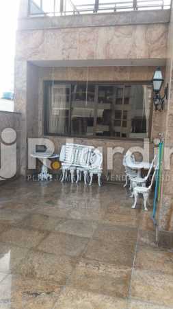 Conheça 5 Varanda do 1° piso do imóvel - Compra Venda Imóveis Cobertura Tijuca 4 Quartos - LACO40168 - 6 5 Varanda do 1° piso - Compra Venda Imóveis Cobertura Tijuca 4 Quartos - LACO40168 - 6