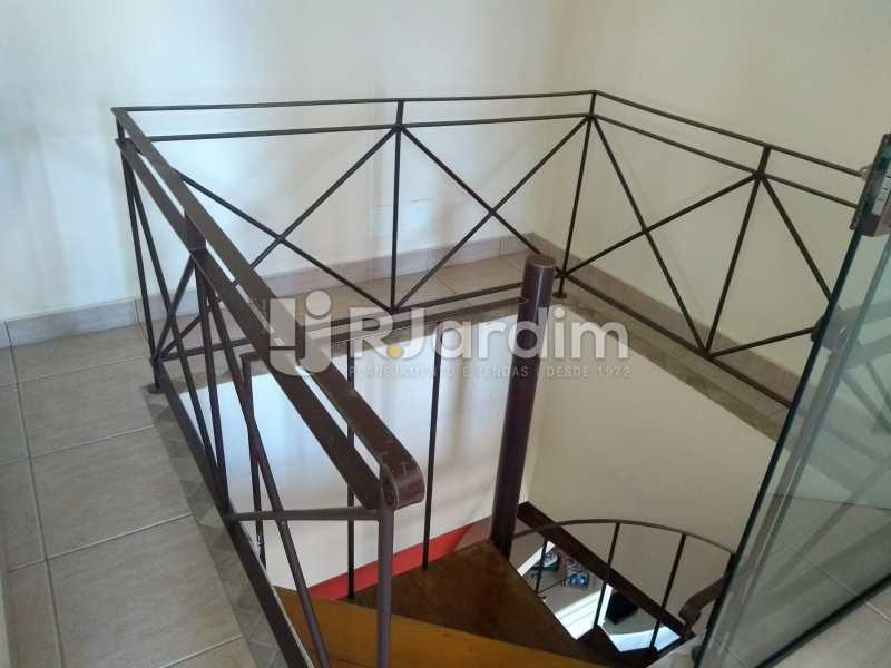 Conheça escada / acesso ao 2d piso do imóvel - Compra Venda Avaliação Imóveis Cobertura Ipanema 4 quartos - LACO40162 - 16 escada / acesso ao 2d piso - Compra Venda Avaliação Imóveis Cobertura Ipanema 4 quartos - LACO40162 - 16