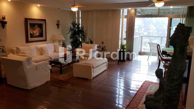Conheça Sala com vista varanda do imóvel - Imóveis Compra Venda Apartamento São Conrado 4 Quartos - LAAP40732 - 18 Sala com vista varanda - Imóveis Compra Venda Apartamento São Conrado 4 Quartos - LAAP40732 - 18