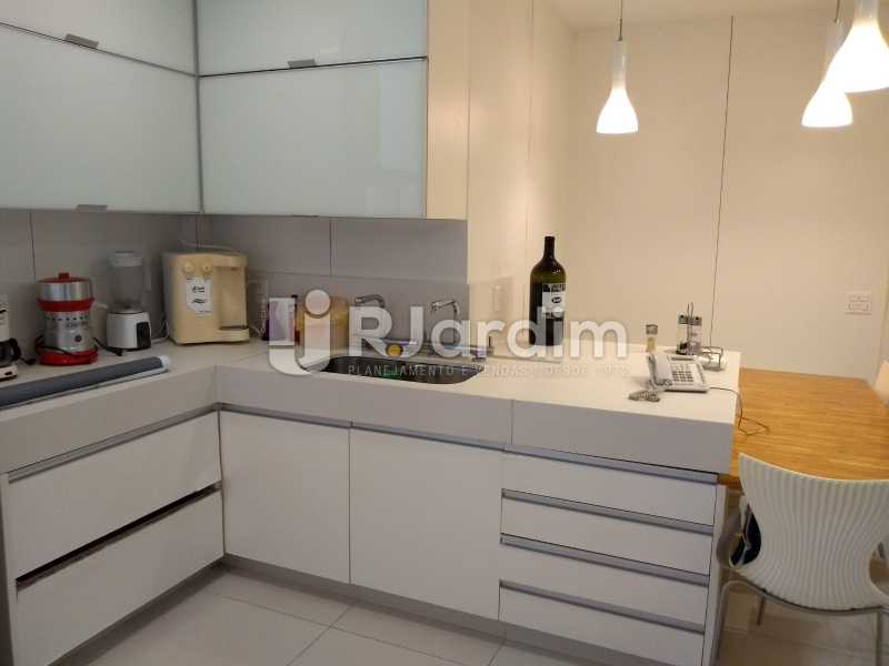 Conheça cozinha do imóvel - Compra Venda Avaliação Imóveis Cobertura Leblon 4 Quartos - LACO40166 - 29 cozinha - Compra Venda Avaliação Imóveis Cobertura Leblon 4 Quartos - LACO40166 - 29