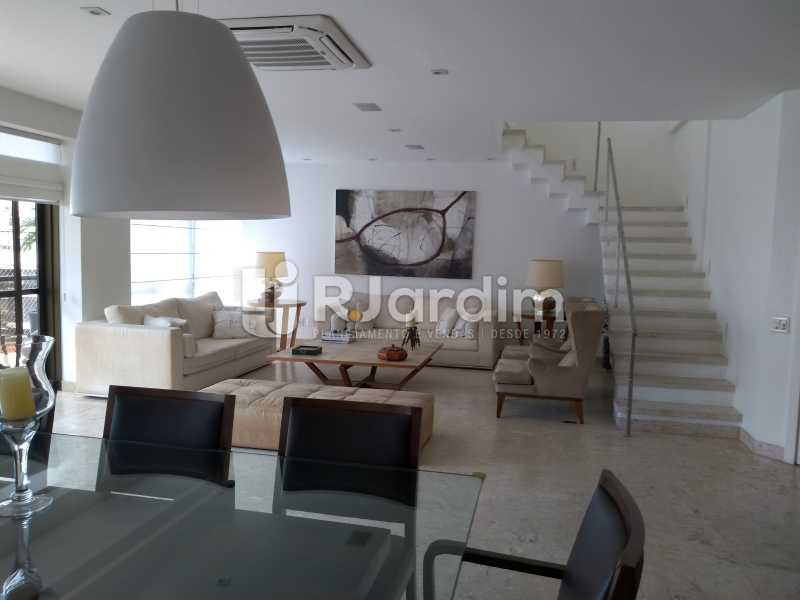 Conheça sala do imóvel - Compra Venda Avaliação Imóveis Cobertura Leblon 4 Quartos - LACO40166 - 11 sala - Compra Venda Avaliação Imóveis Cobertura Leblon 4 Quartos - LACO40166 - 11