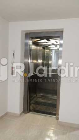 Conheça 8 Vista elevador das salas do imóvel - Compra Venda Prédio Comercial Centro - LAPR00042 - 9 8 Vista elevador das salas - Compra Venda Prédio Comercial Centro - LAPR00042 - 9