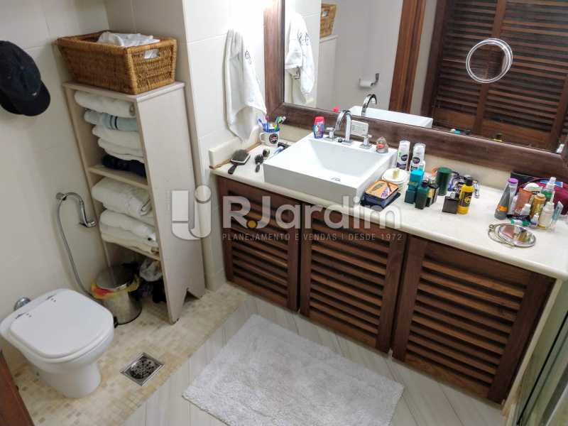 Conheça Banheiro Suíte do imóvel - Compra Venda Avaliação Imóveis Apartamento Humaitá 3 Quartos - LAAP31951 - 25 Banheiro Suíte - Compra Venda Avaliação Imóveis Apartamento Humaitá 3 Quartos - LAAP31951 - 25