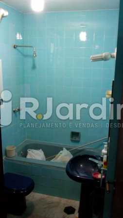 Conheça banheiro suíte do imóvel - Compra Venda Avaliação Imóveis Apartamento Copacabana 3 Quartos - LAAP31960 - 13 banheiro suíte - Compra Venda Avaliação Imóveis Apartamento Copacabana 3 Quartos - LAAP31960 - 13