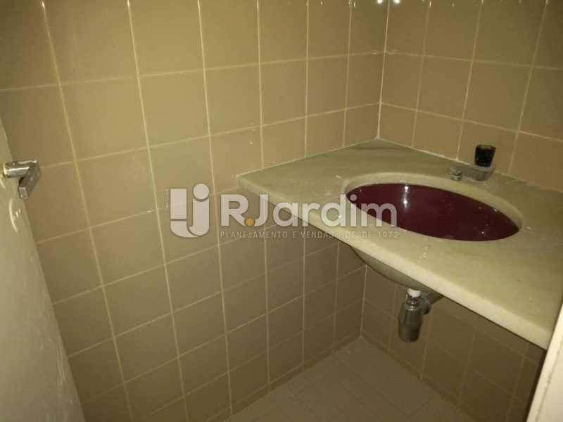 Conheça Lavabo do imóvel - Apartamento Para Alugar - Lagoa - Rio de Janeiro - RJ - LAAP31963 - 12 Lavabo - Apartamento Para Alugar - Lagoa - Rio de Janeiro - RJ - LAAP31963 - 12