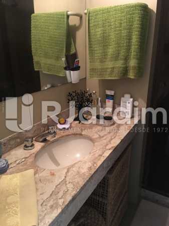 Conheça Banheiro social do imóvel - Apartamento À Venda - Humaitá - Rio de Janeiro - RJ - LAAP21387 - 12 Banheiro social - Apartamento À Venda - Humaitá - Rio de Janeiro - RJ - LAAP21387 - 12