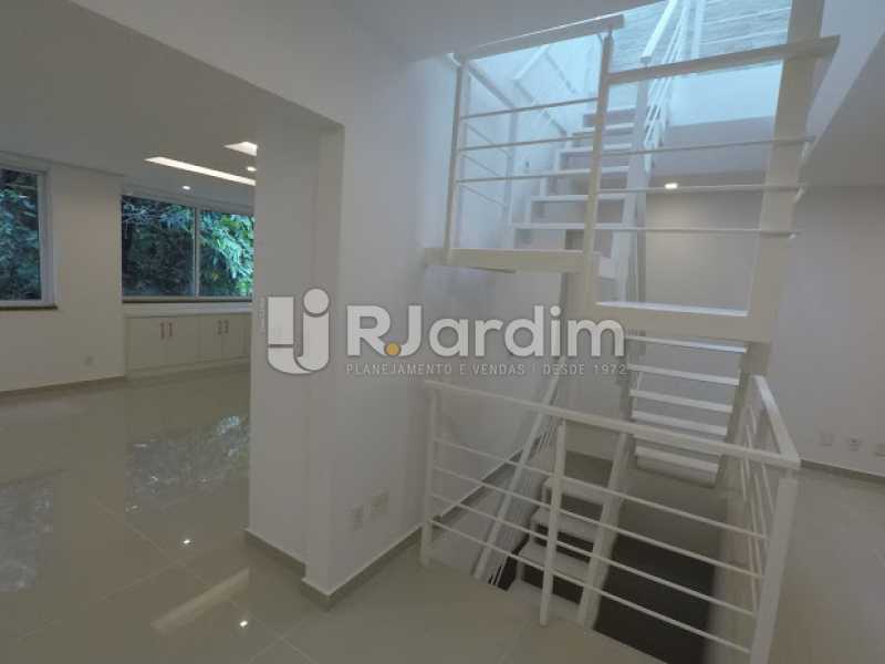 Conheça Escada do imóvel - Aluguel Administração Imóveis Cobertura Leblon 4 Quartos - LACO40171 - 4 Escada - Aluguel Administração Imóveis Cobertura Leblon 4 Quartos - LACO40171 - 4