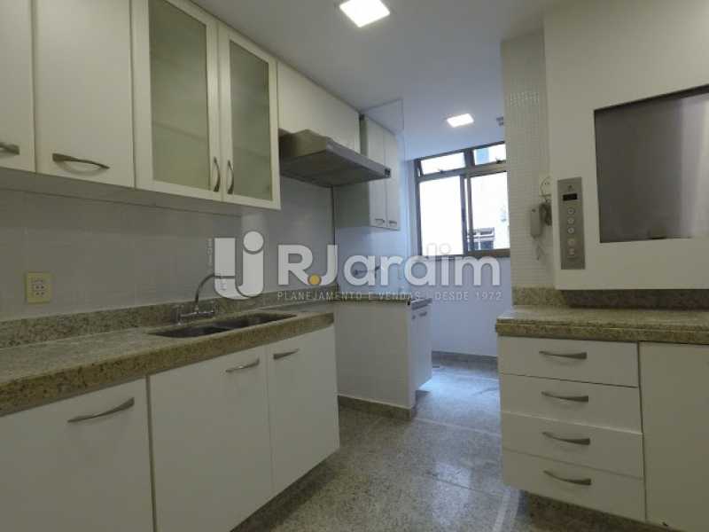 Conheça Cozinha do imóvel - Aluguel Administração Imóveis Cobertura Leblon 4 Quartos - LACO40171 - 20 Cozinha - Aluguel Administração Imóveis Cobertura Leblon 4 Quartos - LACO40171 - 20