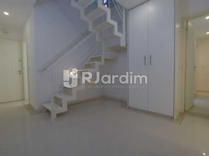 Conheça Acesso ao 2º pav do imóvel - Aluguel Administração Imóveis Cobertura Leblon 4 Quartos - LACO40171 - 5 Acesso ao 2º pav - Aluguel Administração Imóveis Cobertura Leblon 4 Quartos - LACO40171 - 5