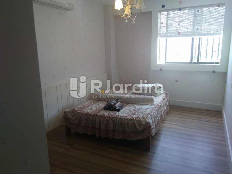 Conheça Suíte III do imóvel - Aluguel Administração Imóveis Apartamento Duplex Lagoa 4 Quartos - LAAP32015 - 18 Suíte III - Aluguel Administração Imóveis Apartamento Duplex Lagoa 4 Quartos - LAAP32015 - 18