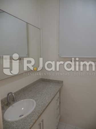 Conheça Banheiro do imóvel - Apartamento Copacabana 4 Quartos Aluguel Administração Imóveis - LAAP40740 - 12 Banheiro - Apartamento Copacabana 4 Quartos Aluguel Administração Imóveis - LAAP40740 - 12