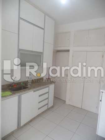 Conheça Cozinha ampla do imóvel - Apartamento Copacabana 4 Quartos Aluguel Administração Imóveis - LAAP40740 - 21 Cozinha ampla - Apartamento Copacabana 4 Quartos Aluguel Administração Imóveis - LAAP40740 - 21
