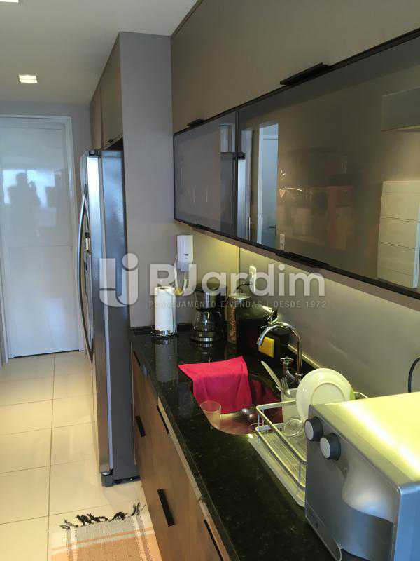 Conheça Cozinha do imóvel - Compra Venda Avaliação Imóveis Apartamento Botafogo 3 Quartos - LAAP31975 - 9 Cozinha - Compra Venda Avaliação Imóveis Apartamento Botafogo 3 Quartos - LAAP31975 - 9