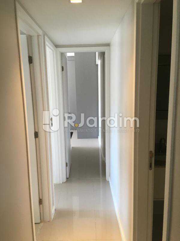 Conheça Corredor do imóvel - Compra Venda Avaliação Imóveis Apartamento Botafogo 3 Quartos - LAAP31975 - 22 Corredor - Compra Venda Avaliação Imóveis Apartamento Botafogo 3 Quartos - LAAP31975 - 22