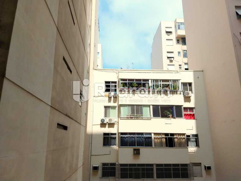 Conheça Vista do imóvel - Compra Venda Avaliação Imóveis Apartamento Copacabana 3 Quartos - LAAP31977 - 7 Vista - Compra Venda Avaliação Imóveis Apartamento Copacabana 3 Quartos - LAAP31977 - 7