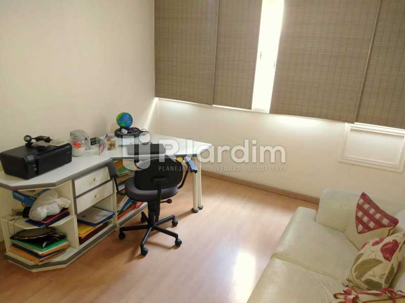 Conheça Quarto 1 do imóvel - Compra Venda Avaliação Imóveis Apartamento Copacabana 3 Quartos - LAAP31977 - 8 Quarto 1 - Compra Venda Avaliação Imóveis Apartamento Copacabana 3 Quartos - LAAP31977 - 8