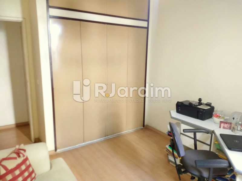 Conheça Quarto 1 do imóvel - Compra Venda Avaliação Imóveis Apartamento Copacabana 3 Quartos - LAAP31977 - 9 Quarto 1 - Compra Venda Avaliação Imóveis Apartamento Copacabana 3 Quartos - LAAP31977 - 9
