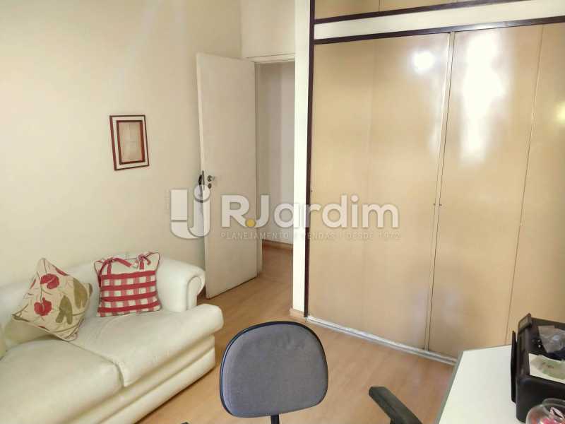 Conheça Quarto 1 do imóvel - Compra Venda Avaliação Imóveis Apartamento Copacabana 3 Quartos - LAAP31977 - 10 Quarto 1 - Compra Venda Avaliação Imóveis Apartamento Copacabana 3 Quartos - LAAP31977 - 10