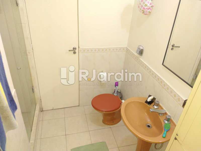 Conheça Banheiro Social do imóvel - Compra Venda Avaliação Imóveis Apartamento Copacabana 3 Quartos - LAAP31977 - 13 Banheiro Social - Compra Venda Avaliação Imóveis Apartamento Copacabana 3 Quartos - LAAP31977 - 13