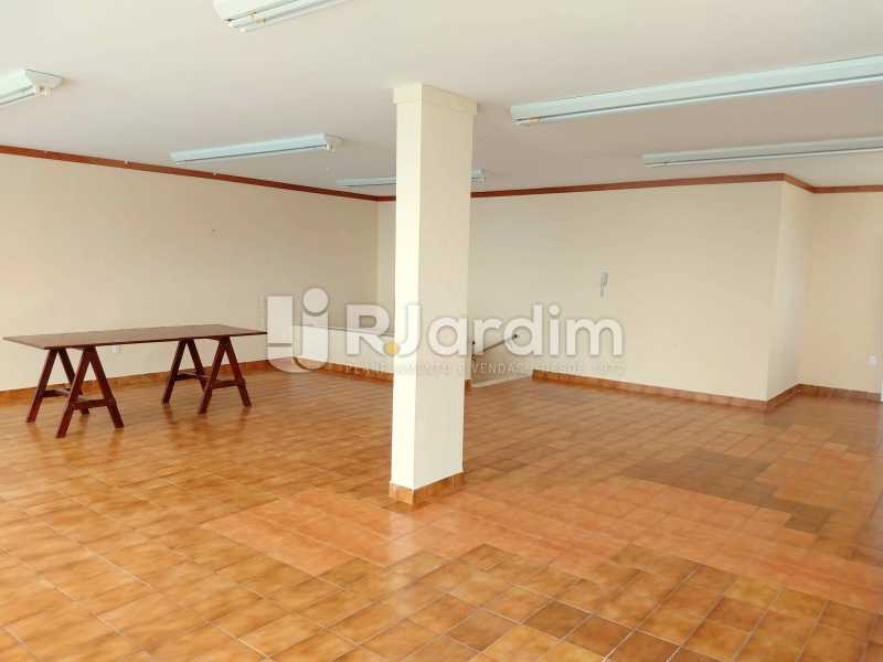 Conheça Salão de Festa do imóvel - Compra Venda Avaliação Imóveis Apartamento Copacabana 3 Quartos - LAAP31977 - 29 Salão de Festa - Compra Venda Avaliação Imóveis Apartamento Copacabana 3 Quartos - LAAP31977 - 29