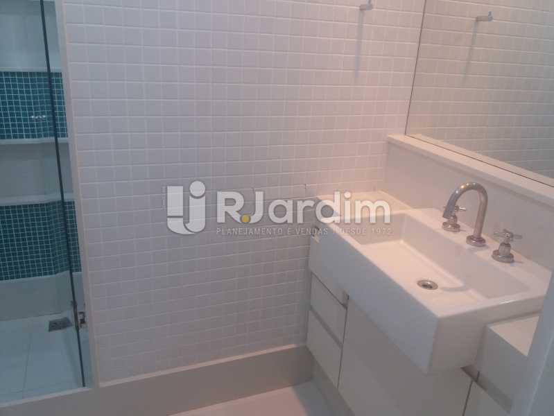 Conheça WC suíte do imóvel - Apartamento À Venda - Leblon - Rio de Janeiro - RJ - LAAP31984 - 10 WC suíte - Apartamento À Venda - Leblon - Rio de Janeiro - RJ - LAAP31984 - 10