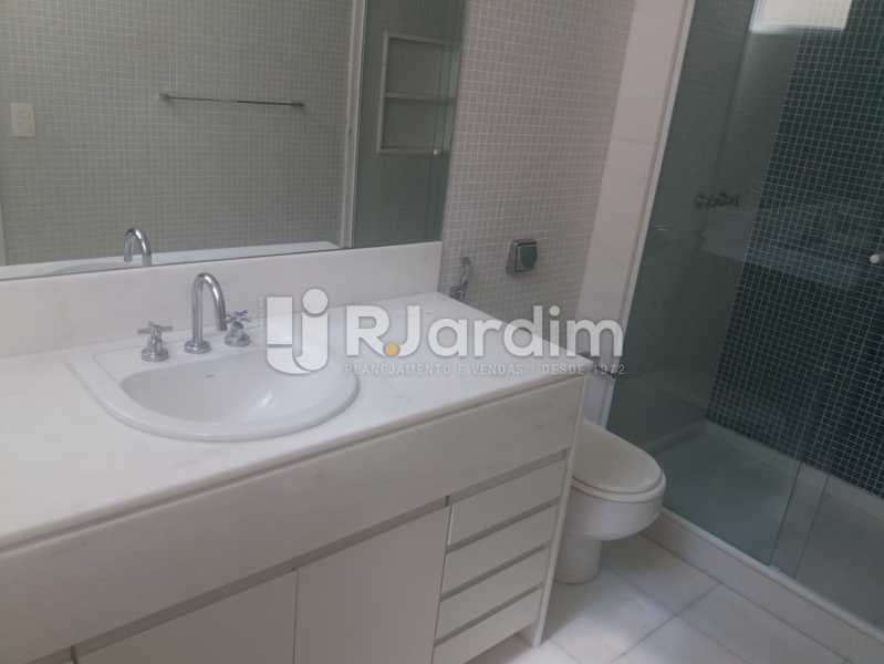Conheça Banheiro social do imóvel - Apartamento À Venda - Leblon - Rio de Janeiro - RJ - LAAP31984 - 22 Banheiro social - Apartamento À Venda - Leblon - Rio de Janeiro - RJ - LAAP31984 - 22