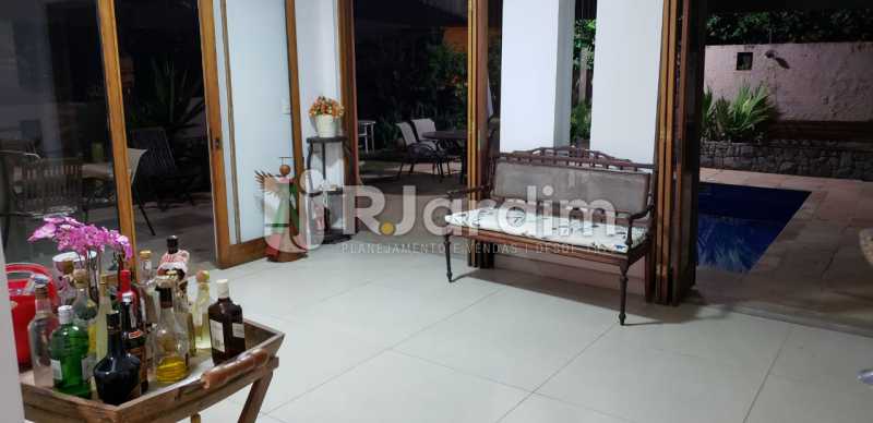 Conheça sala do imóvel - Compra Venda Casa Residencial Freguesia (Jacarepaguá) 4 Quartos - LACN40017 - 9 sala - Compra Venda Casa Residencial Freguesia (Jacarepaguá) 4 Quartos - LACN40017 - 9