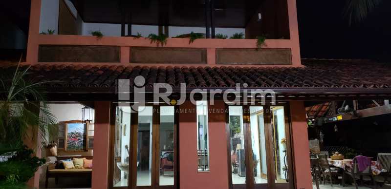 Conheça sala/ varanda frontal do imóvel - Compra Venda Casa Residencial Freguesia (Jacarepaguá) 4 Quartos - LACN40017 - 5 sala/ varanda frontal - Compra Venda Casa Residencial Freguesia (Jacarepaguá) 4 Quartos - LACN40017 - 5