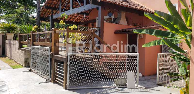 Conheça área gourmet / banheiro do imóvel - Compra Venda Casa Residencial Freguesia (Jacarepaguá) 4 Quartos - LACN40017 - 6 área gourmet / banheiro - Compra Venda Casa Residencial Freguesia (Jacarepaguá) 4 Quartos - LACN40017 - 6