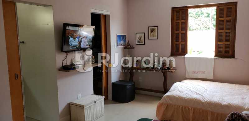 Conheça suíte /closet do imóvel - Compra Venda Casa Residencial Freguesia (Jacarepaguá) 4 Quartos - LACN40017 - 20 suíte /closet - Compra Venda Casa Residencial Freguesia (Jacarepaguá) 4 Quartos - LACN40017 - 20