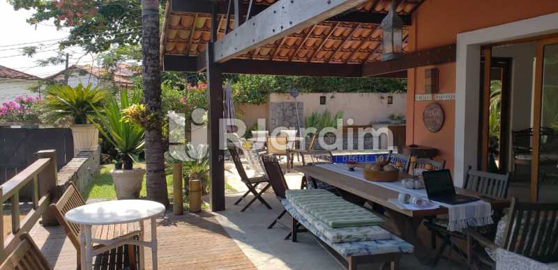 Conheça entrada garagem /área gourmet do imóvel - Compra Venda Casa Residencial Freguesia (Jacarepaguá) 4 Quartos - LACN40017 - 7 entrada garagem /área gourmet - Compra Venda Casa Residencial Freguesia (Jacarepaguá) 4 Quartos - LACN40017 - 7