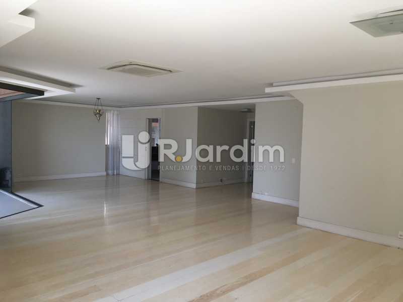 Conheça Salão do imóvel - Compra Venda Avaliação Imóveis Apartamento Barra da Tijuca 4 Quartos - LAAP40748 - 3 Salão - Compra Venda Avaliação Imóveis Apartamento Barra da Tijuca 4 Quartos - LAAP40748 - 3