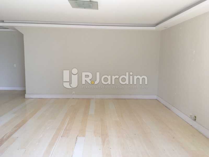 Conheça Salão do imóvel - Compra Venda Avaliação Imóveis Apartamento Barra da Tijuca 4 Quartos - LAAP40748 - 7 Salão - Compra Venda Avaliação Imóveis Apartamento Barra da Tijuca 4 Quartos - LAAP40748 - 7