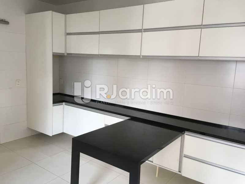 Conheça Copa do imóvel - Compra Venda Avaliação Imóveis Apartamento Barra da Tijuca 4 Quartos - LAAP40748 - 17 Copa - Compra Venda Avaliação Imóveis Apartamento Barra da Tijuca 4 Quartos - LAAP40748 - 17