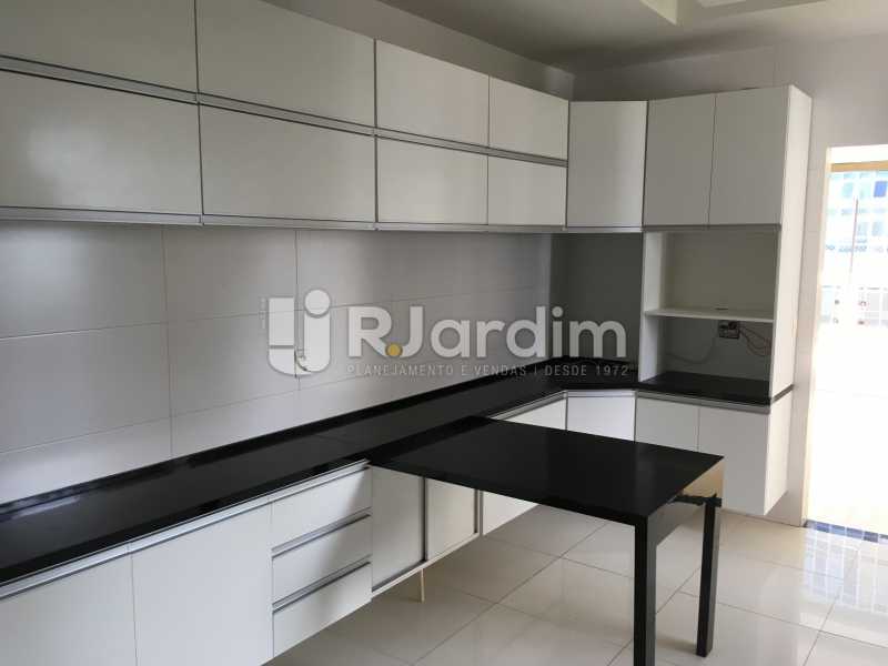 Conheça Copa/Cozinha do imóvel - Compra Venda Avaliação Imóveis Apartamento Barra da Tijuca 4 Quartos - LAAP40748 - 14 Copa/Cozinha - Compra Venda Avaliação Imóveis Apartamento Barra da Tijuca 4 Quartos - LAAP40748 - 14