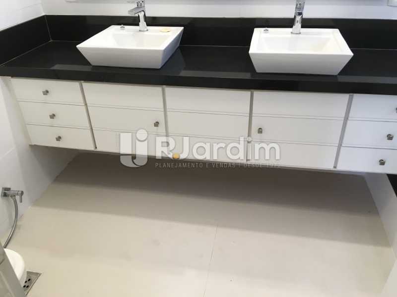 Conheça Banheiro Suíte do imóvel - Compra Venda Avaliação Imóveis Apartamento Barra da Tijuca 4 Quartos - LAAP40748 - 24 Banheiro Suíte - Compra Venda Avaliação Imóveis Apartamento Barra da Tijuca 4 Quartos - LAAP40748 - 24