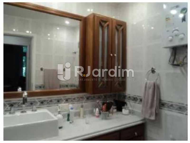 Conheça Banheiro suite do imóvel - Apartamento À Venda - Copacabana - Rio de Janeiro - RJ - LAAP31992 - 19 Banheiro suite - Apartamento À Venda - Copacabana - Rio de Janeiro - RJ - LAAP31992 - 19