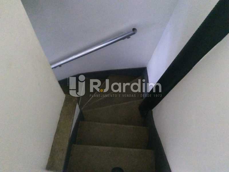 Conheça ACESSO AO 2º PISO do imóvel - Loja Leblon, Zona Sul,Rio de Janeiro, RJ Para Alugar, 53m² - LALJ00130 - 6 ACESSO AO 2º PISO - Loja Leblon, Zona Sul,Rio de Janeiro, RJ Para Alugar, 53m² - LALJ00130 - 6